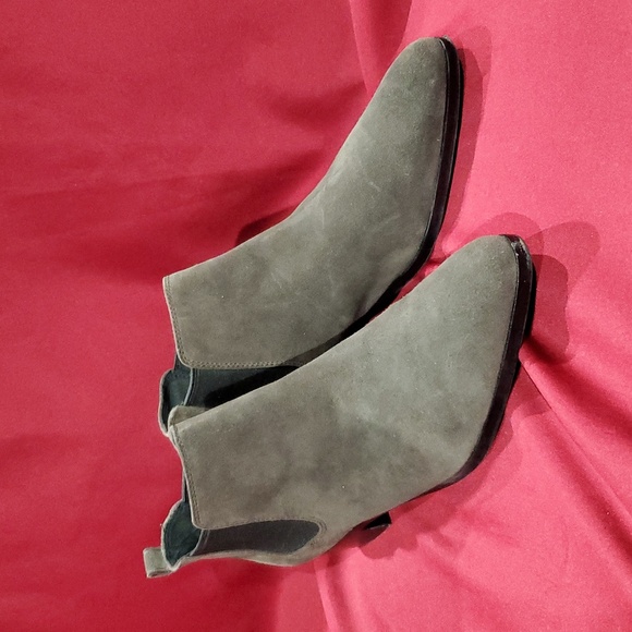 Coach chocolate brown suede Chelsea ankle bootie - Picture 1 of 10